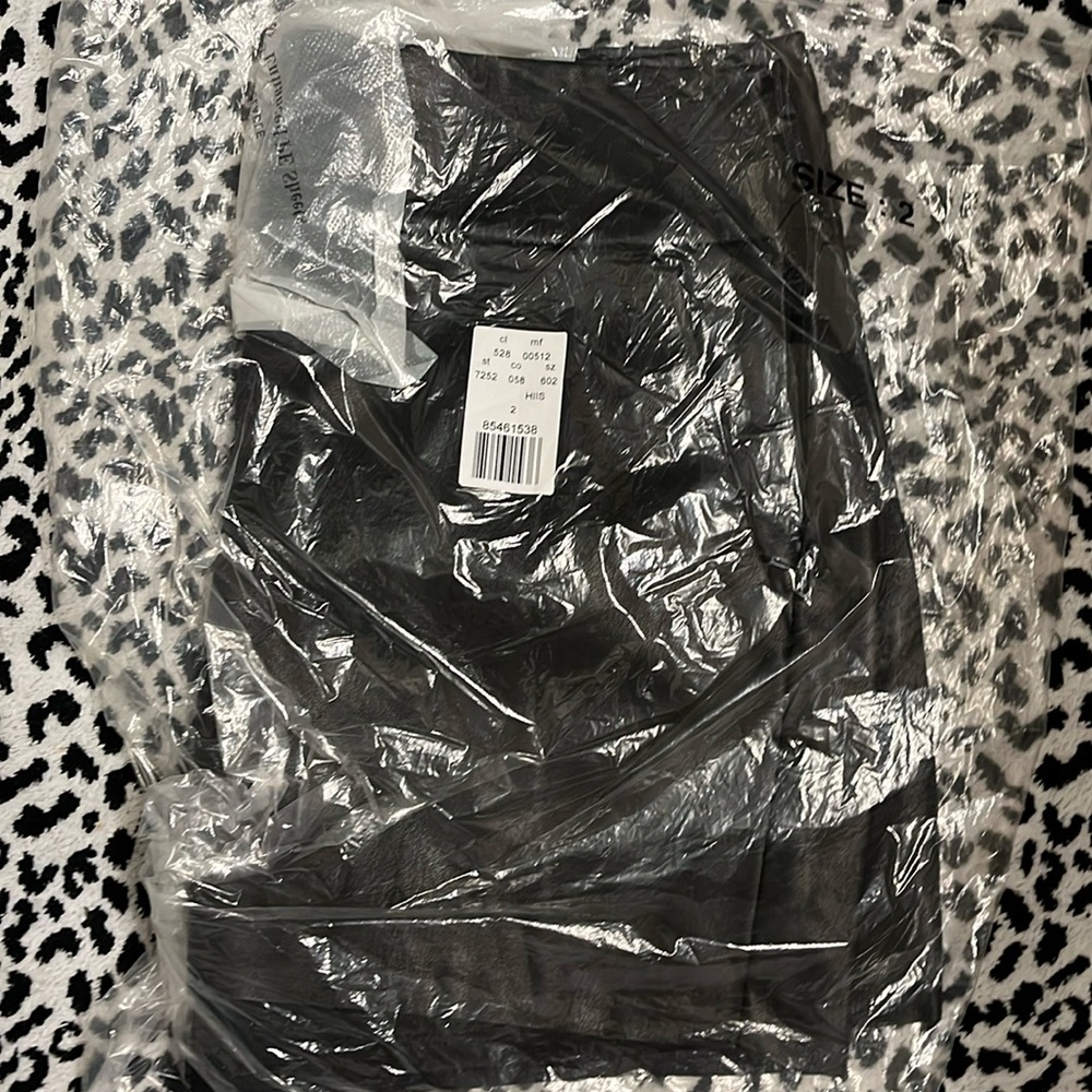 EXPRESS HIGH RISE (MINUS THE) LEATHER SHORT - Picture 6 of 6